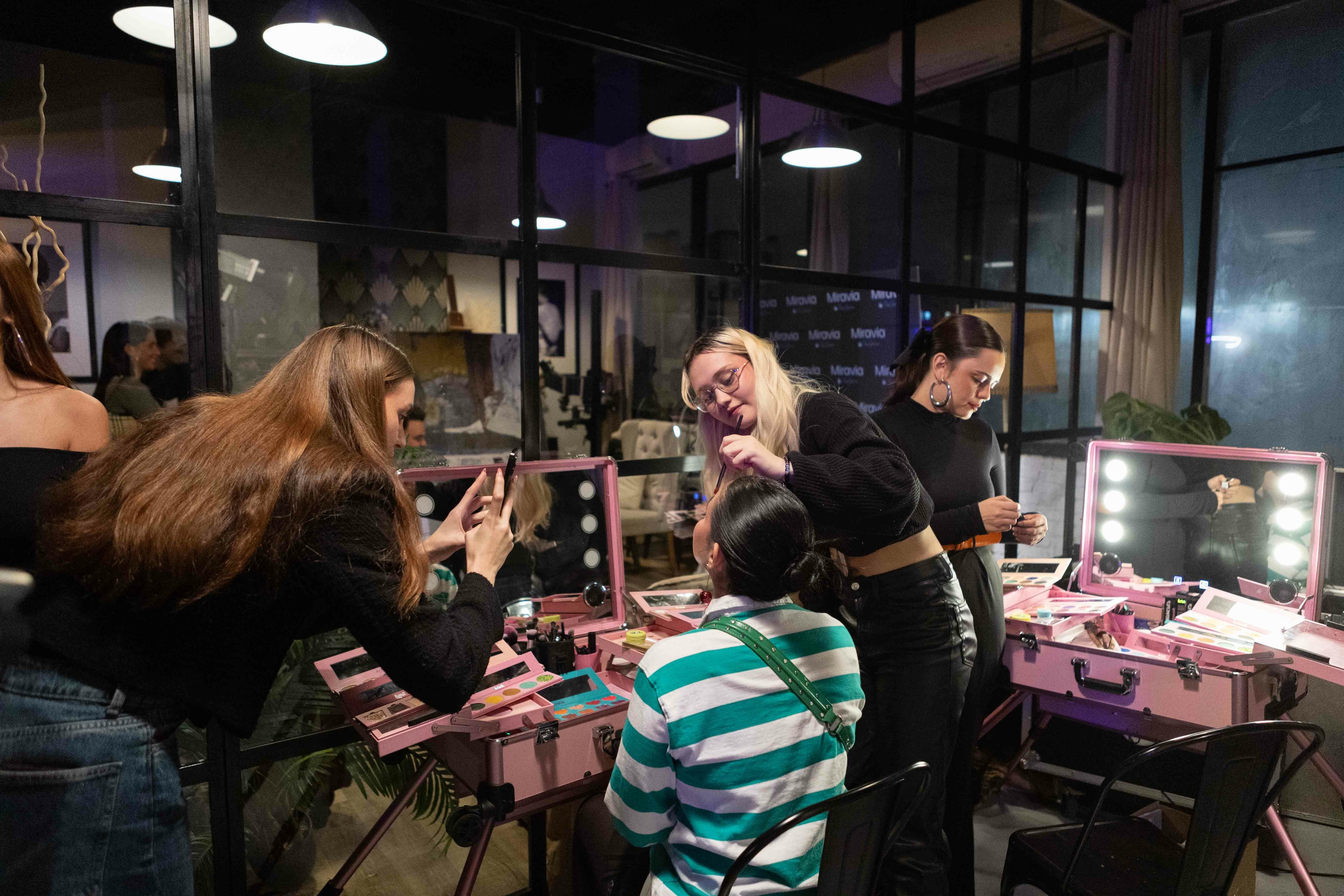 5 Fans maquillaje Miravia Tiny Sessions 4 1